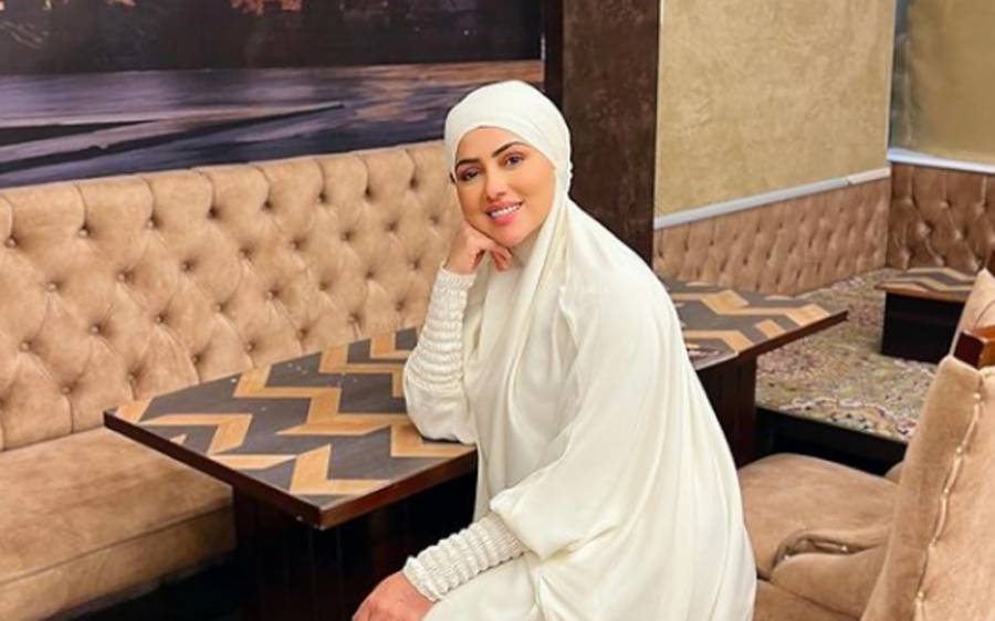 ثناءخان نے شوبز چھوڑنے کی وجہ بتادی