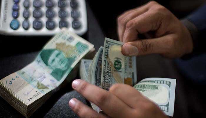 انٹر بینک مارکیٹ میں ڈالر سستا ہو گیا
