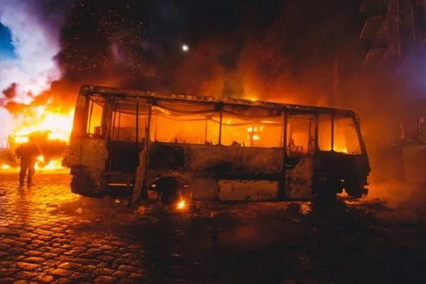 ملتان سکھر موٹر وے  پر بس اور آئل ٹینکر کے درمیان خوفناک حادثے میں  اموات کی تعداد 20 ہو گئی
