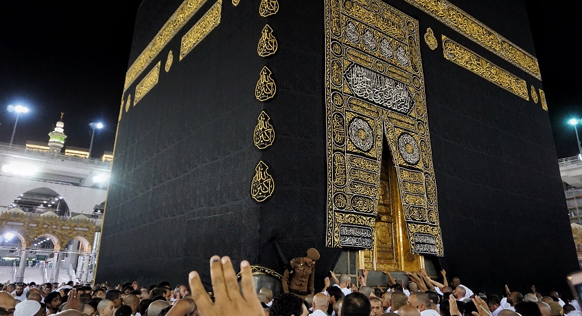 خانہ کعبہ کے اطراف سے رکاوٹیں ہٹا دی گئیں ،  زائرین حجر اسود کو بوسہ دے سکیں گے