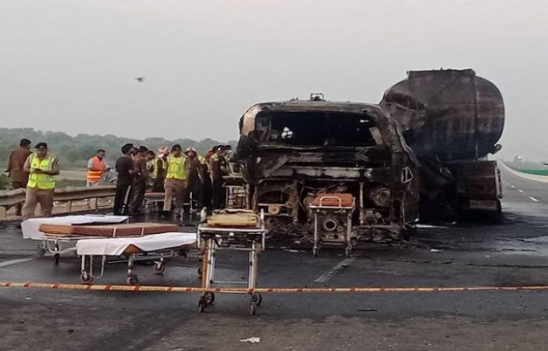 موٹر وے پر خوفناک حادثے کا شکار ہونے والی بس کے مسافروں کے نام سامنے آگئے