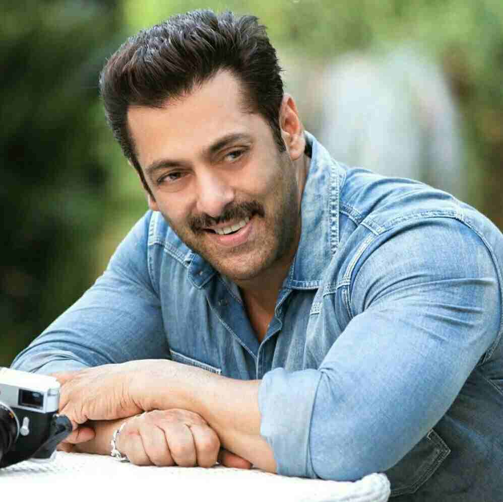 سلمان خان نے بلٹ پروف گاڑی کے بعد اسلحہ لائسنس بھی حاصل کر لیا 