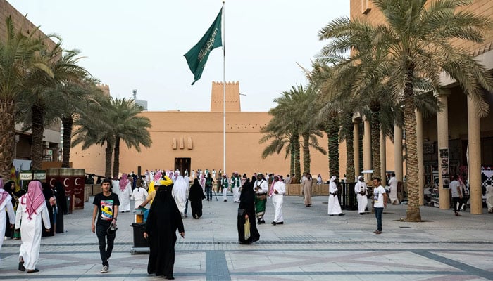 وزٹ ویزے پر سعودی عرب جانے والوں کے لیے اچھی خبر