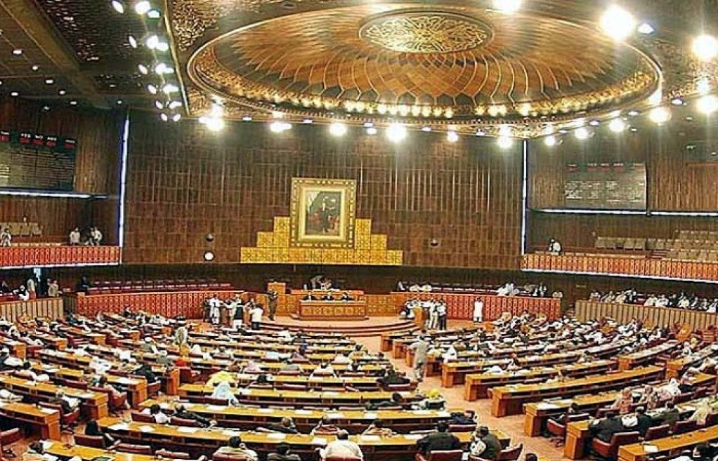 سینیٹ انسانی حقوق کمیٹی کا ٹرانس جینڈر بل پر مزید مشاورت کا فیصلہ