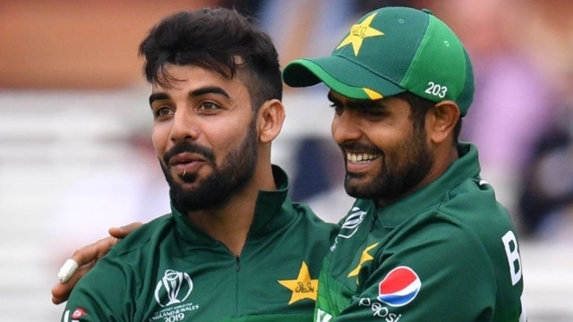 بابر کوہِ نور سے بھی بڑا ہیرا ہے: شاداب کا کپتان پر تنقید کرنیوالوں کو جواب