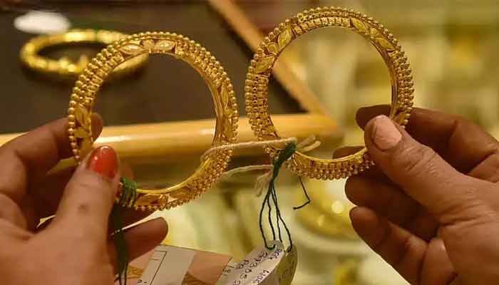 ملک میں سونے کی فی تولہ قیمت میں بڑی کمی