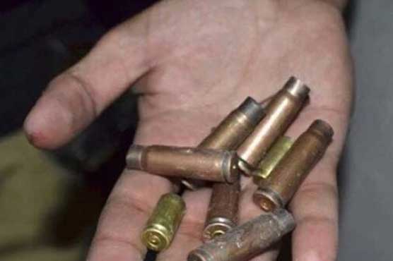 پشاور: گاڑی راستے میں کھڑی کرنے پر جھگڑا، فائرنگ سے 4 افراد زخمی