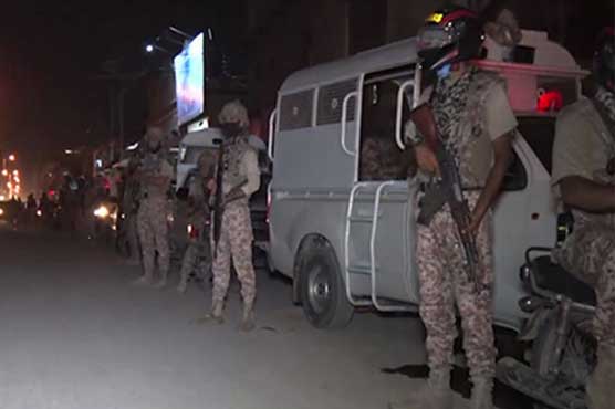 کراچی: رینجرز، کسٹم کی مشترکہ کارروائی، ہزاروں لٹر سمگل شدہ ایرانی تیل پکڑ لیا