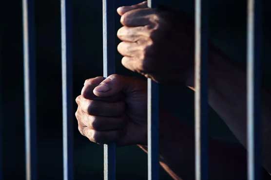 کراچی: پولیس کی کارروائیاں، قتل اور سٹریٹ کرائمز میں ملوث 3 ملزم گرفتار