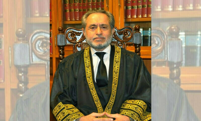 جب تک جرم کو آرمی ایکٹ کے مطابق ثابت نہیں کریں گے، کیا وہ ملٹری ٹرائل میں آئے گا؟ جسٹس مندوخیل