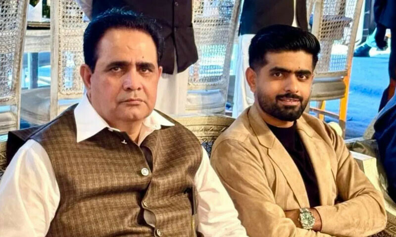 بابر اعظم کے والد ایک بار پھر بیٹے کی حمایت میں سامنے آگئے